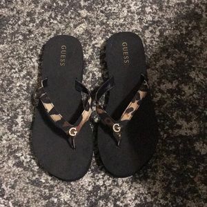 Guess flip flops size 9.5